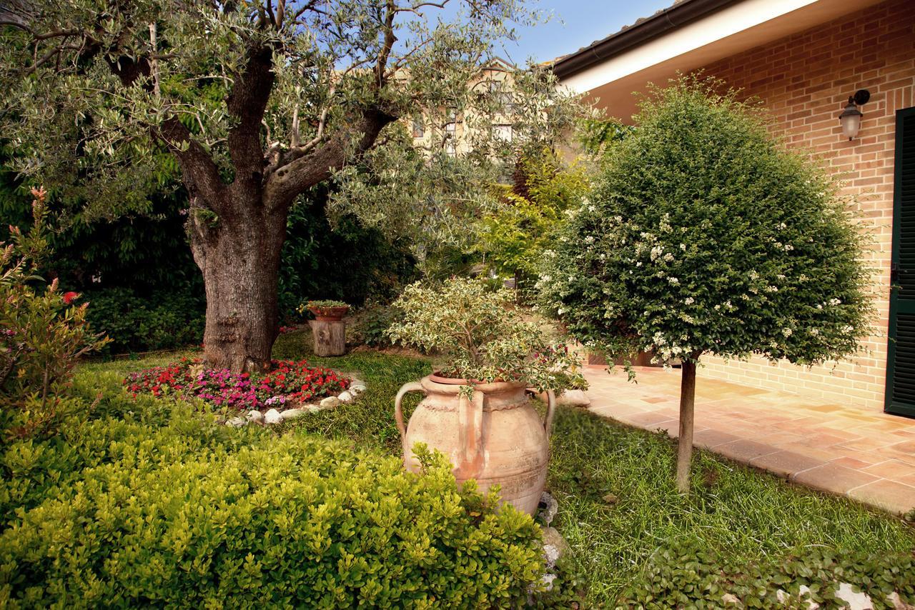 Ai Quattro Ulivi B&B Monte Urano Kültér fotó
